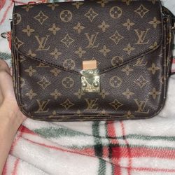 LV pochette métis bag 