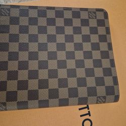 LV AGENDA COVER BRAND NEW