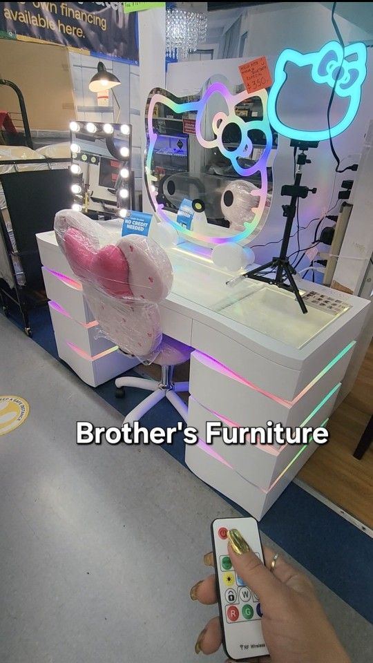 Vanity Set IMPRESSIONS Nebula, Hello Kitty Mirror. New Especial Price 