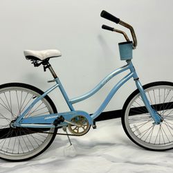 Girls/women's 24 inch Magna Rip Curl single speed baby blue Beach Cruiser bike with cup holder