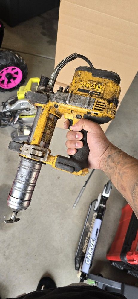 Dewalt Grease Gun