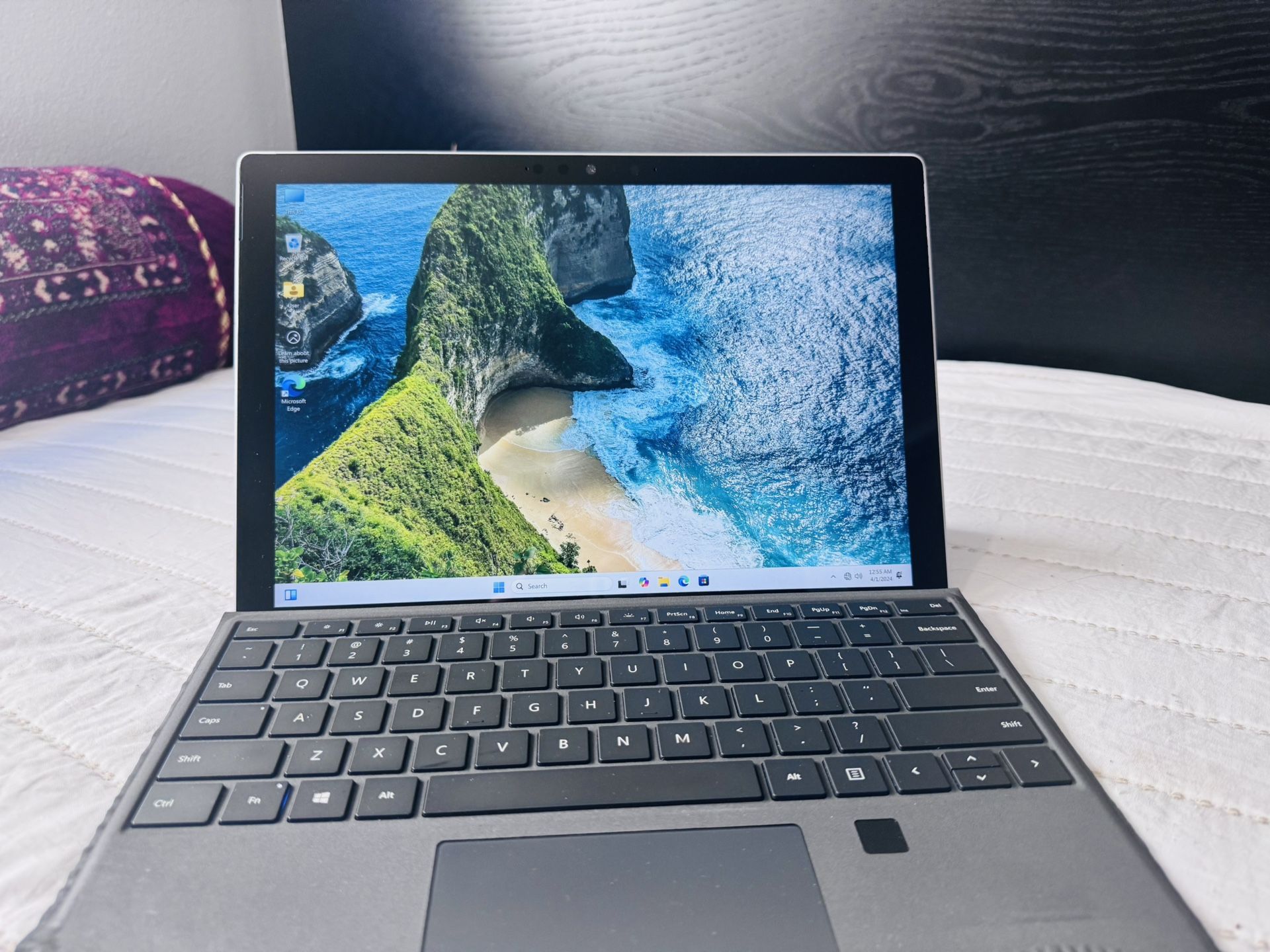 Microsoft Surface Pro 7 – i7 10th Gen, 16GB RAM, 256GB SSD – Excellent Condition + Keyboard