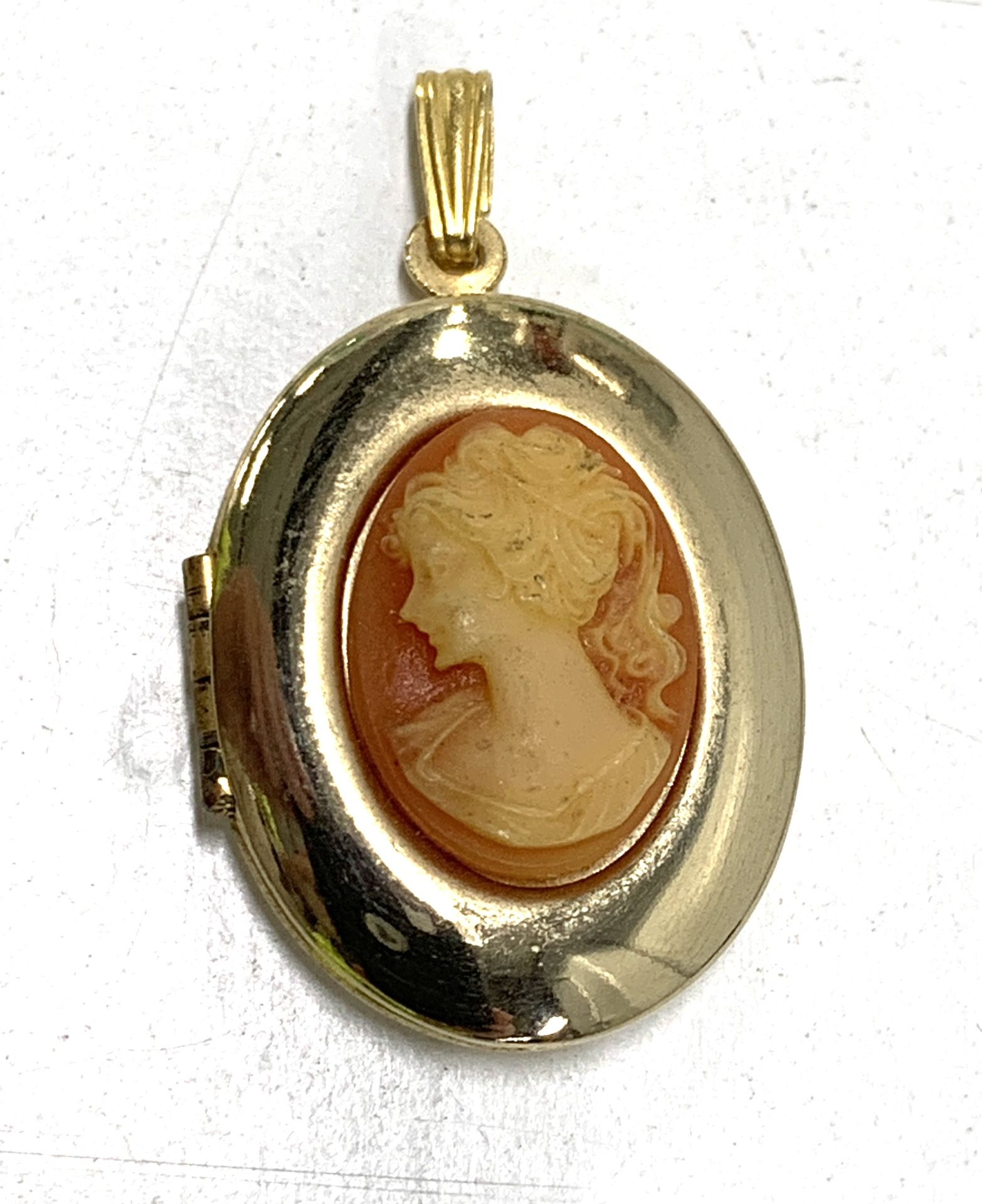 Vintage Cameo Gold Locket Amber Pendant Necklace Romantic Victorian Left Facing 