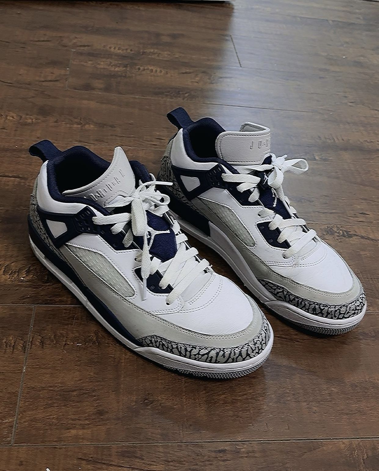 MEN JORDAN SPIZIKES LOW WHITE/MIDNAVY 10 1/2 