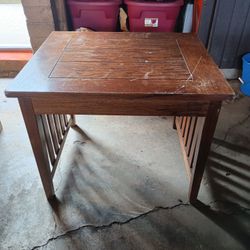 SOLID SQUARE TABLE 