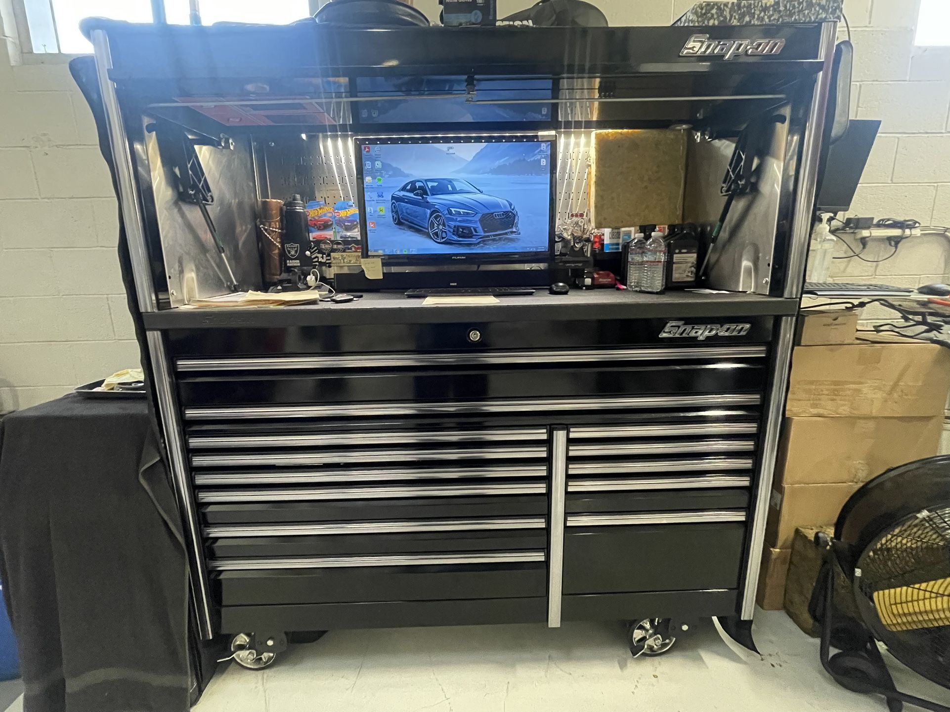 Snap On Epiq Tool Box 68 With Hutch And Cover