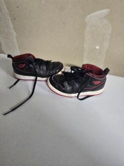 Kids sheos size 9