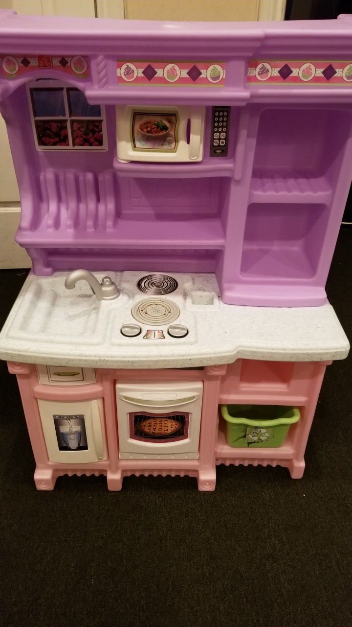 Baby / Toddler toy play kitchen