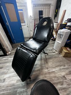 Message tattoo chair