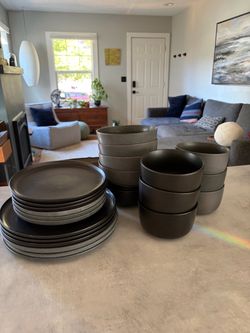 Dinner Plates 24 pc
