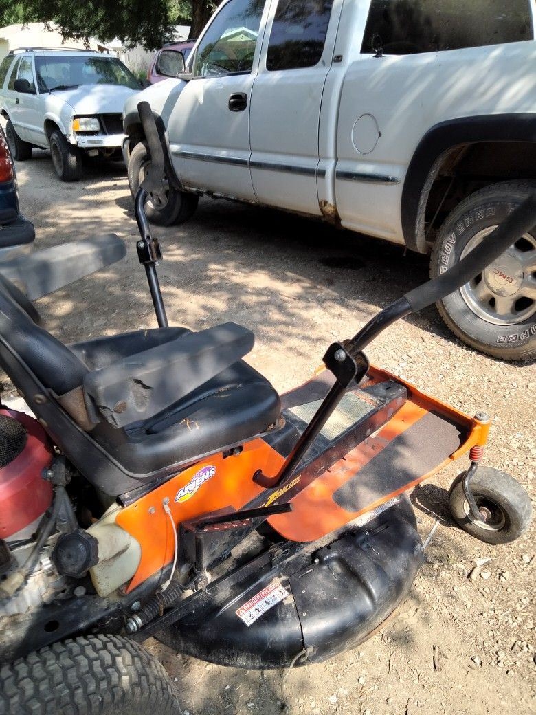Mower Runs Good.. Great Shape