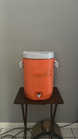 Rubbermaid Orange Drinking Water Cooler Jug