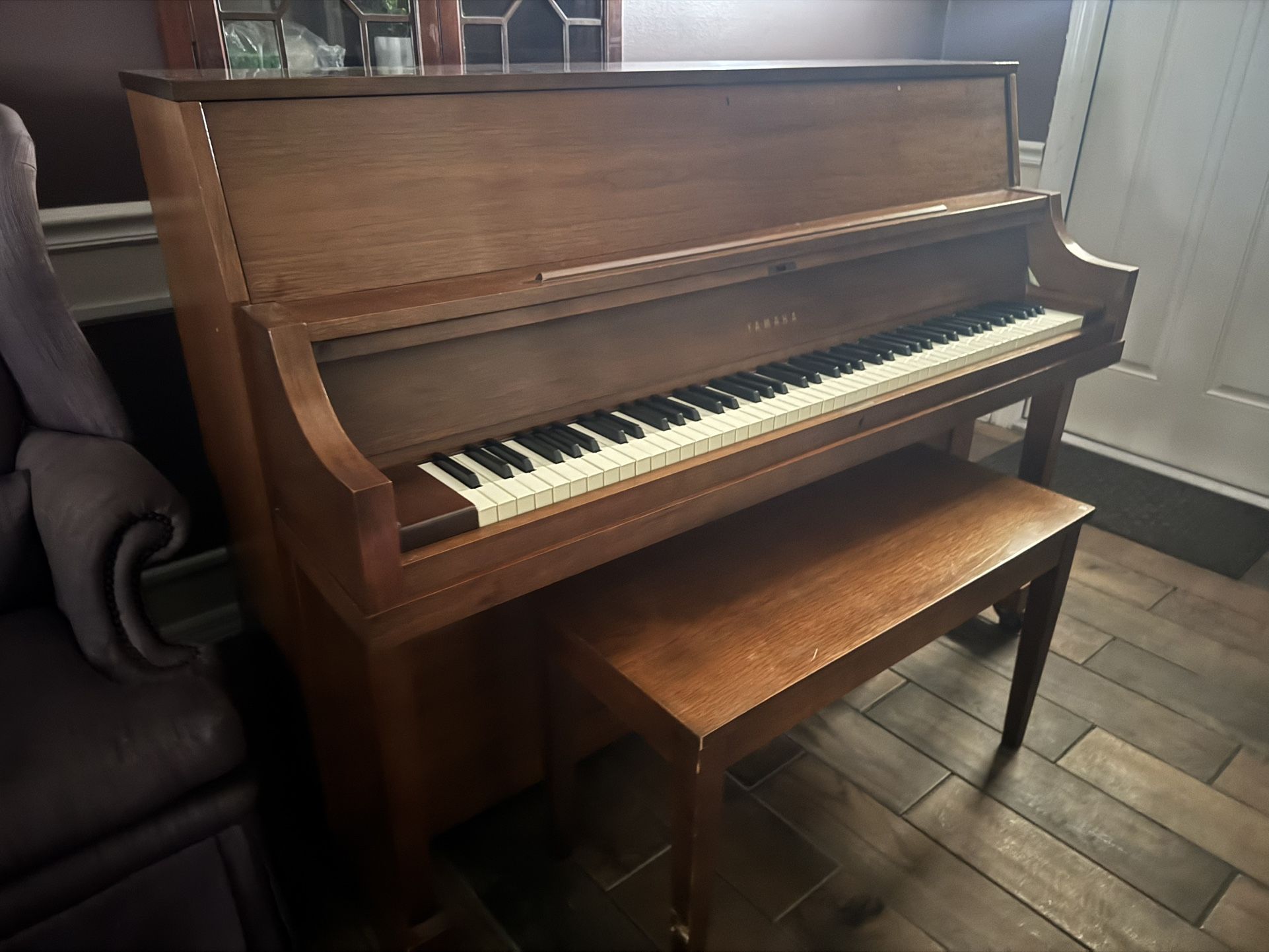 Yamaha P202 Walnut