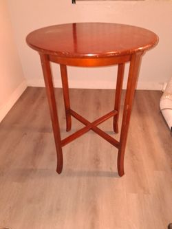 Pick up  TALL KITCHEN TABLE  $25.00