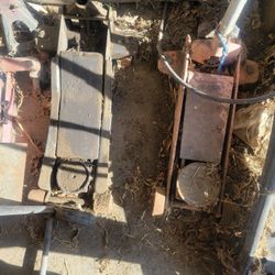 2 Car Jacks 
