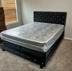New Queen Bed Wht Matres For $390