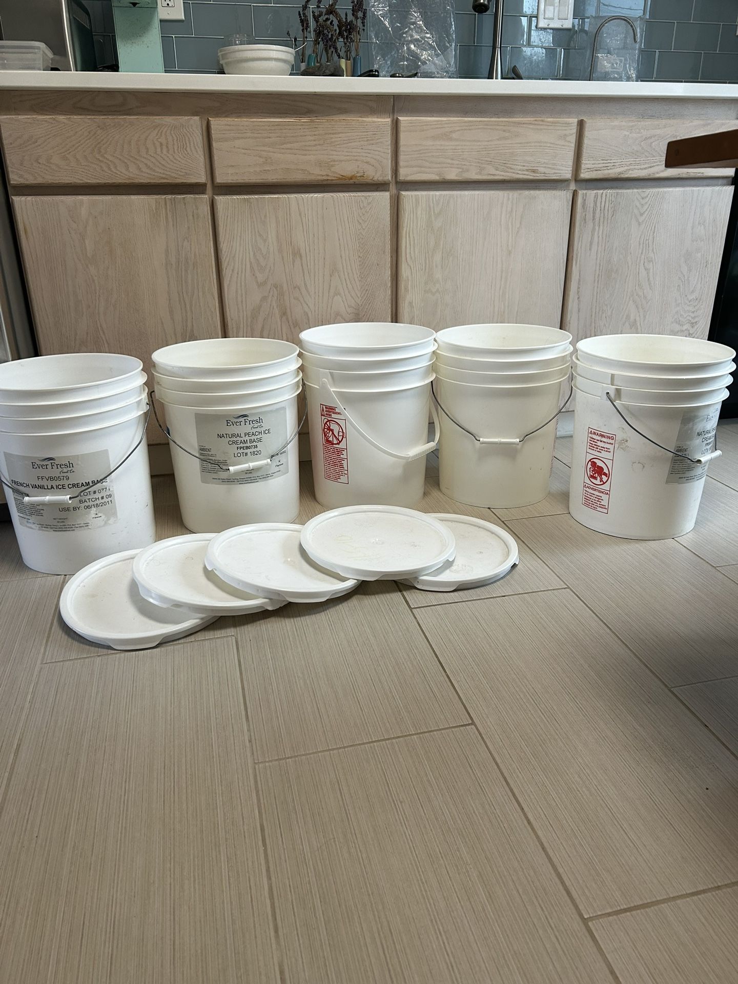 5 5 GALLON FOOD GRADE BUCKETS W/LIDS