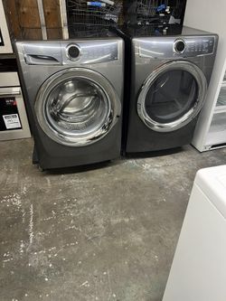 Electrolux XXL Washer Dryer w Steam 