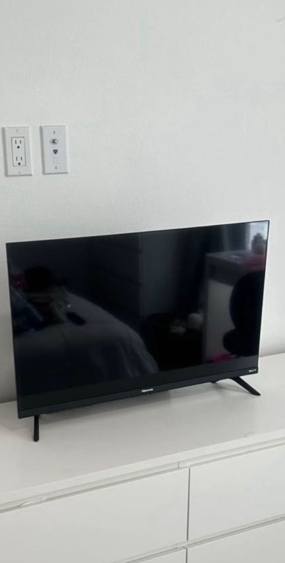 32” Roku Smart Tv With Remote