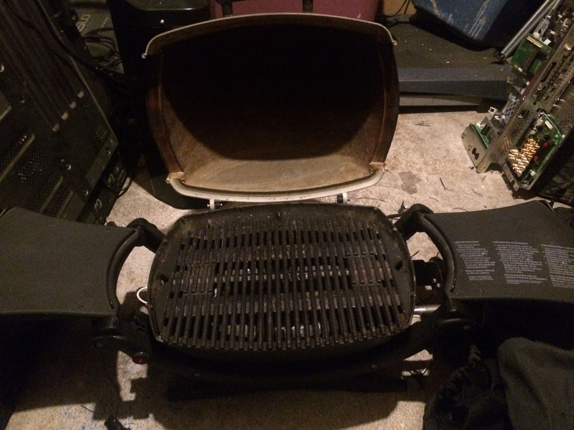 Compact portable barbecue
