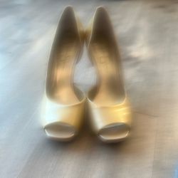 Cute Gold Jessica Simpson Heels