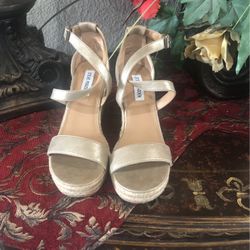 Steve Madden Gold Wedge 81/2