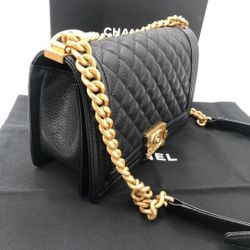 𝐂𝐇𝐀𝐍𝐄𝐋 Leboy BLACK  Caviar Quilted Medium Boy Calfskin shoulder bag 