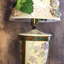 Beautiful Vintage Victorian Style Botanical Table Lamp 29”tall