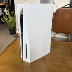 PlayStation 5 Console (Disc Capable) – Like New 