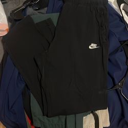 nike joggers 