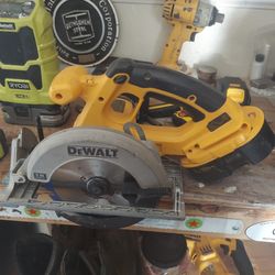 18 Volt Saw And Vacuum And Impact 