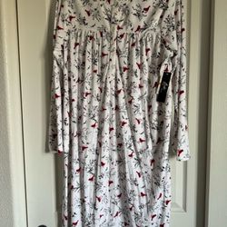 New With Tags Large 12/14 Velour Nightgown With Cardinals
