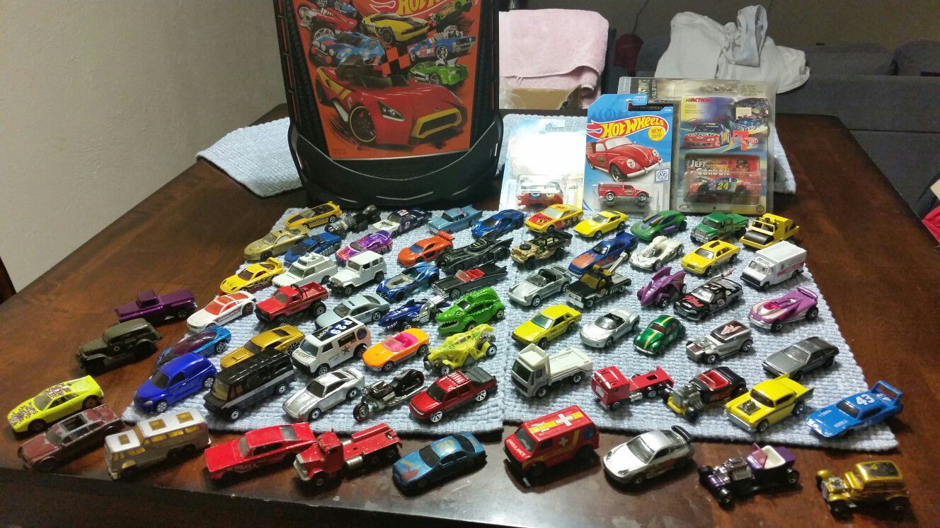 Awesome 70 car hotwheel collection with Carrying case