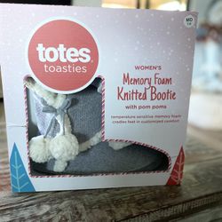 Totes Women Slippers Never Used New In Box Size 7-8