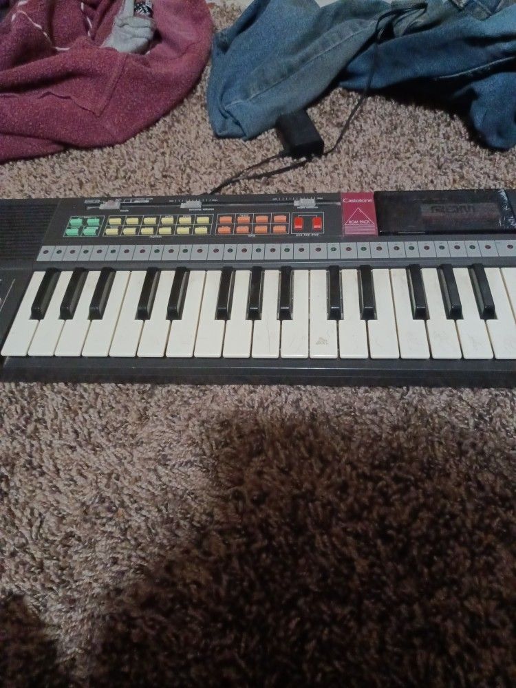 Casio MT-18 Keyboard