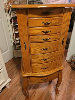 Oak Jewelry Chest