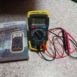 DIGITAL Capacitance Meter / New $30