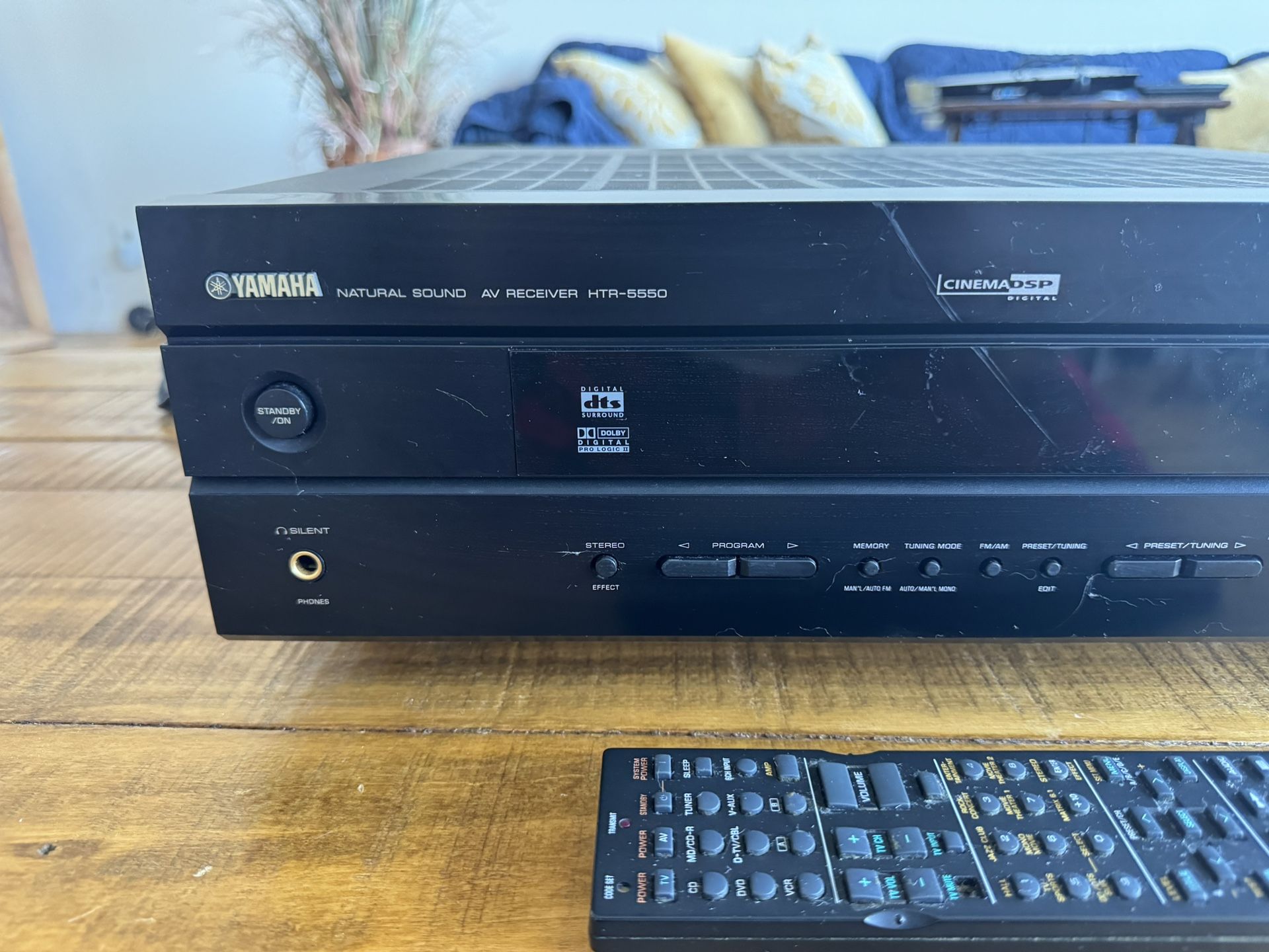 YAMAHA HTR-5550 AM-FM Stereo Receiver