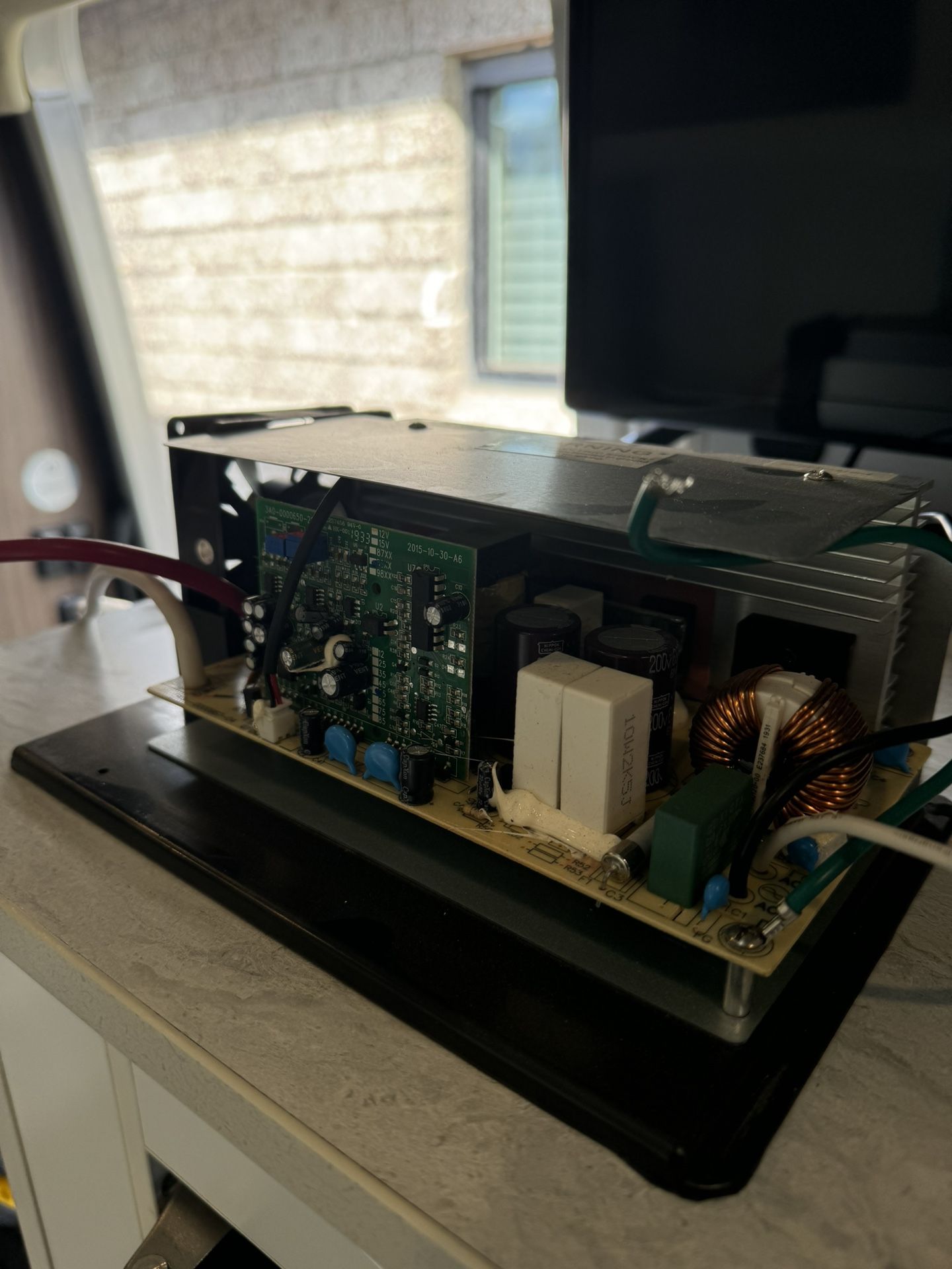 WFCO 8955 PEC 191008 Converter — RV