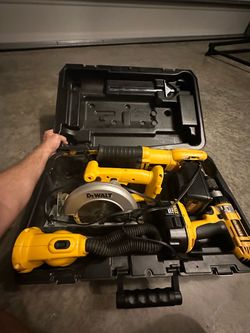 DEWALT 18V XRP 4-Tool Combo Set w/ Hard Case, Charger & Battery