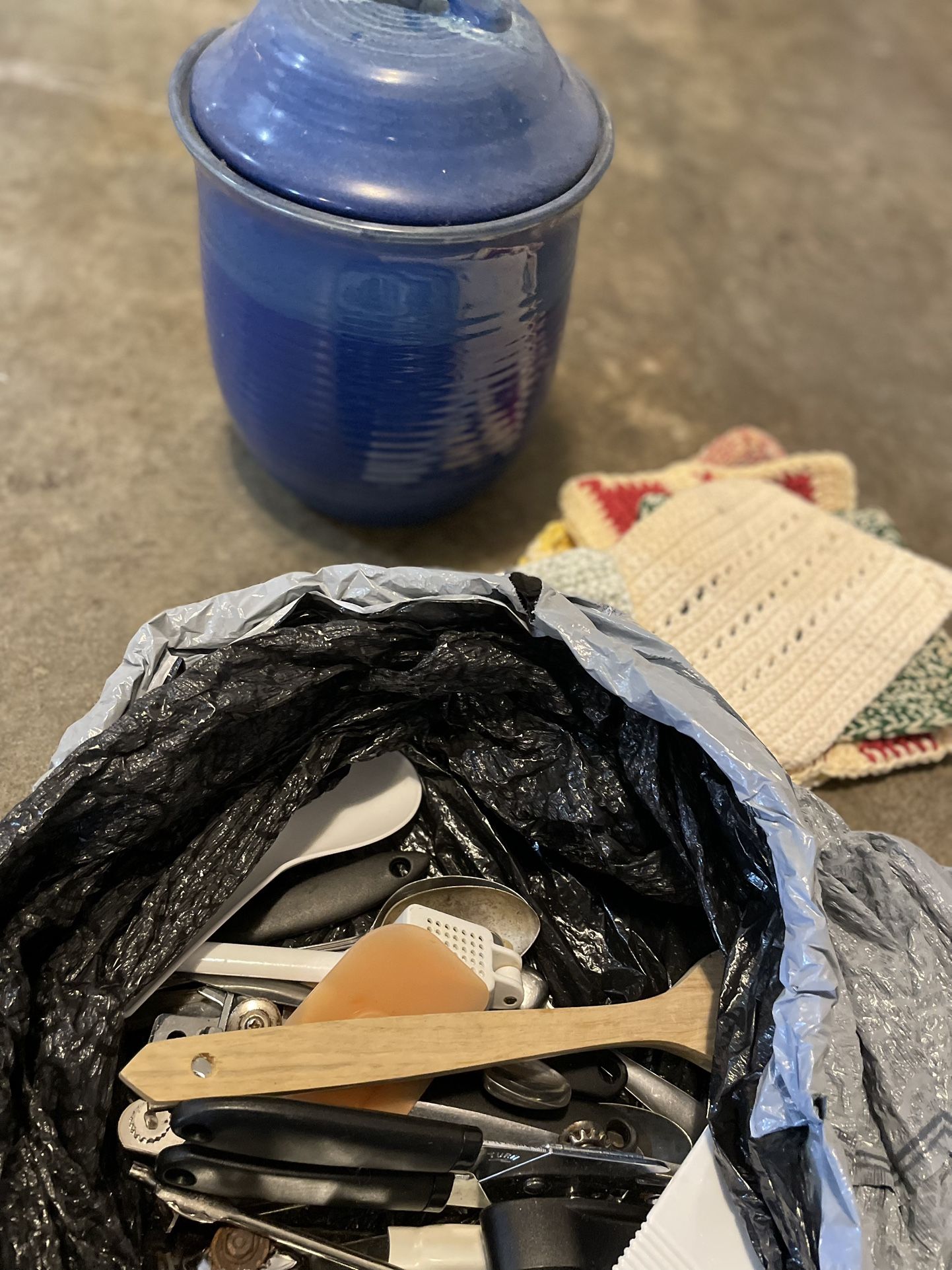 Free Kitchen Misc, Bag Of Men’s Medium