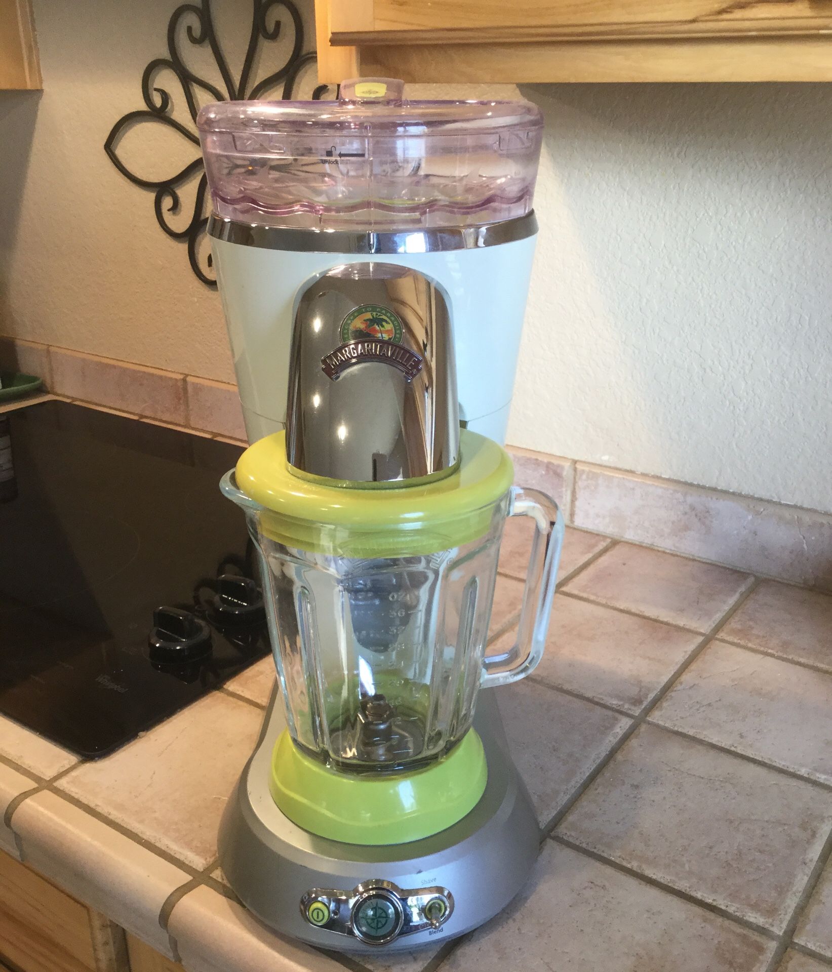 Margarita maker. Slushie maker. Ice shredder, ice crusher. Frozen drink. Blender