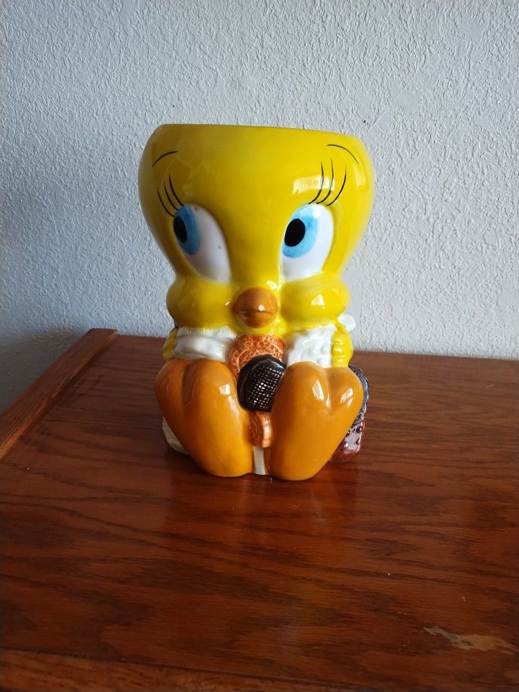 Tweety Bird Planter 