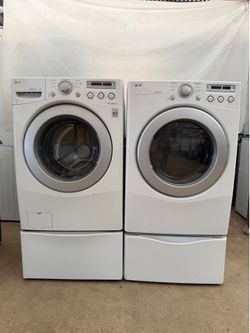 LG Washer And Gas Dryer Laundry Set
