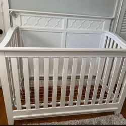 Baby Crib And Camera 