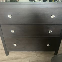 Dresser Black 