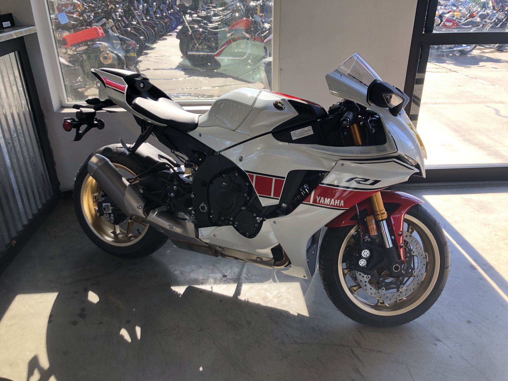 2022 Yamaha R1m