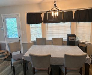 Dining room table and 6 chairs
