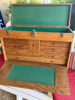 Oak wood tool chest
