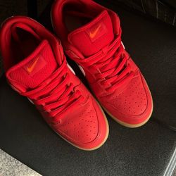 Size 9’5M (Nike SB Dunk Low University Red Gum)